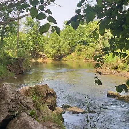 度假居 Vic Va La Vie Éprave